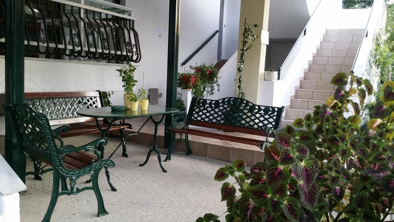 Posidi Studios Luaran gambar